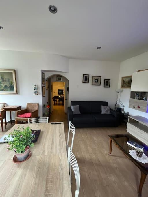 Como 100Mq 5 Mins To Center + Free Park And View Exterior photo