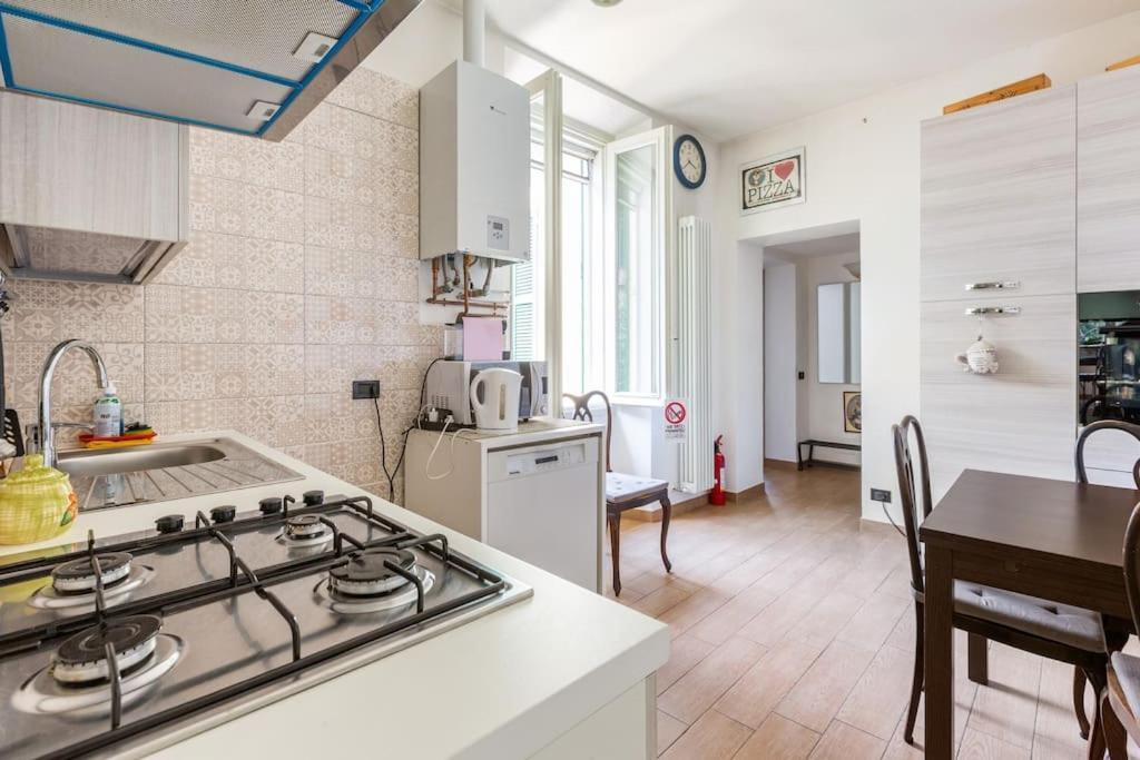Como 100Mq 5 Mins To Center + Free Park And View Exterior photo